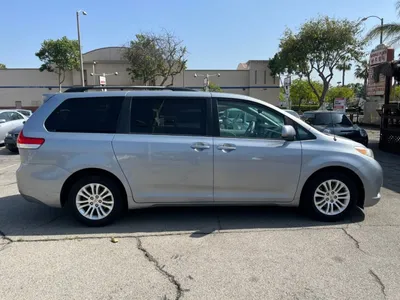 Toyota Sienna (2011) - picture 81 of 117