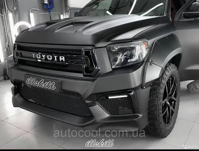 Тюнинг Toyota Land Cruiser 300: японцы из Liberty Walk показали брутальный  обвес | ТопЖыр