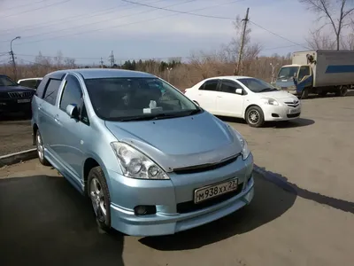 Toyota Wish 2003 model in blue color take a look - YouTube