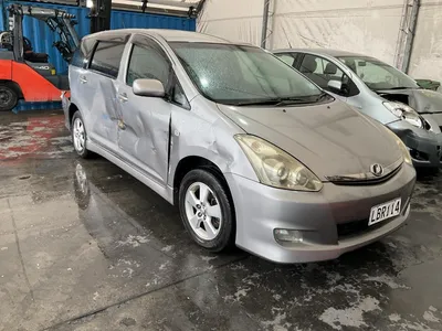 Toyota Wish 2005 - gasoline. Technical characteristics, fuel consumption,  other parameters of the Toyota Wish 2005. Price list for Israel —  autoboom.co.il