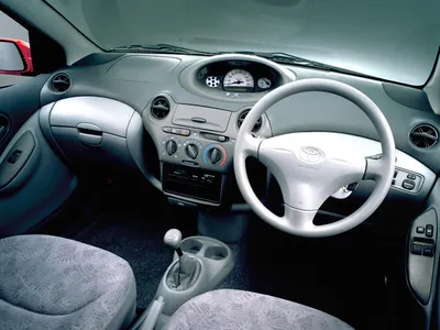 Салон — Toyota Vitz (130), 1 л, 2011 года | фотография | DRIVE2
