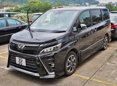File:2017 Toyota Voxy ZS Kirameki (front).jpg - Wikipedia