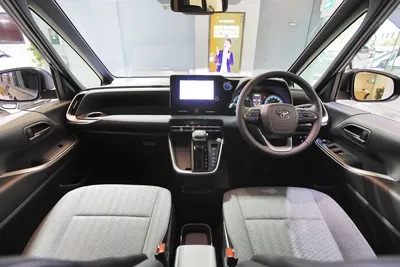 Тойота Вокси гибрид 2015 - Обзор авто от РДМ-Импорт - YouTube