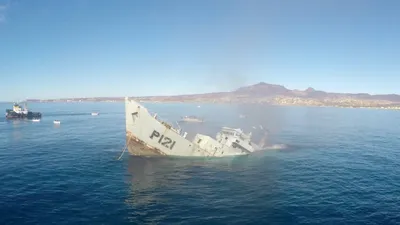 GoPro видео: тонущий военный корабль