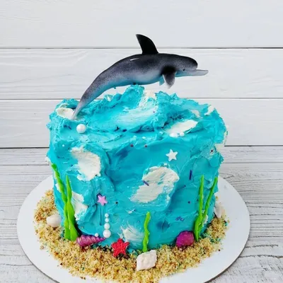 Свадебный двухъярусный торт с дельфинами от мамы