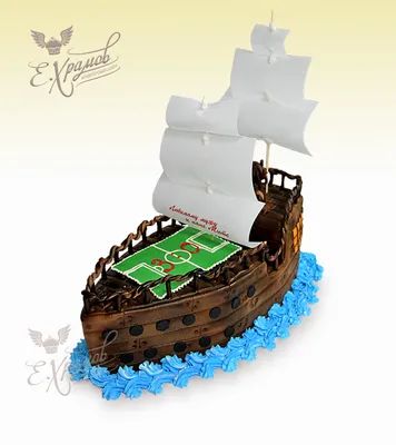 Торт с пиратским кораблем пряником