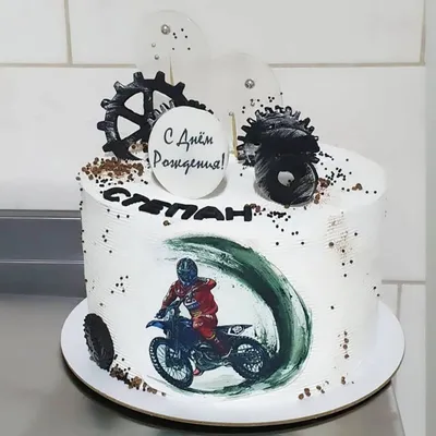 Мото-сладость: фотографии торта, созданного в форме мотоцикла.