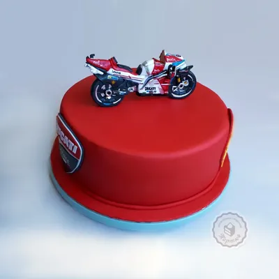 Обои на телефон с изображением торта в виде мотоцикла