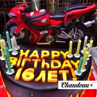 Рисунок торта в виде мотоцикла на фоне