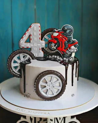 Фотография торта в виде мотоцикла подходит для печати