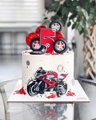 Изображение торта в виде мотоцикла в стиле арт