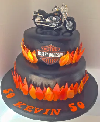 Full HD изображение торта в виде мотоцикла для iPhone