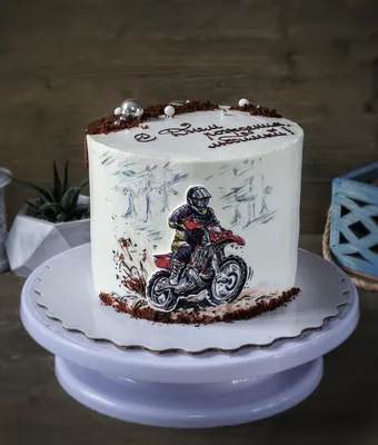 Интересный фото-коллаж с мотоциклами из тортов