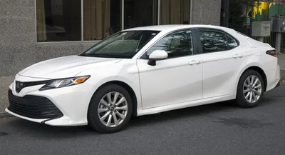 File:2019 Toyota Camry LE in white, front left.jpg - Wikipedia