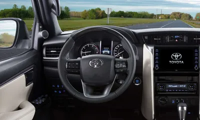 Toyota Fortuner - фото салона, новый кузов