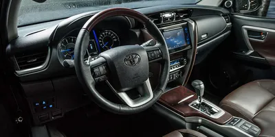 Toyota Fortuner и Hilux обновились, получив новую внешность и мощный дизель  - читайте в разделе Новости в Журнале Авто.ру
