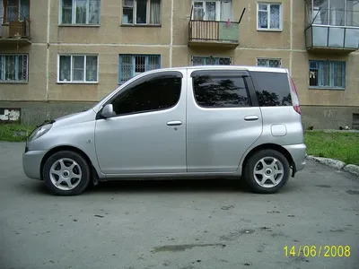 Ndash 3-ье июня 2020 Новосибирска России : Toyota Funcargo Редакционное Фото  - изображение насчитывающей фары, детализировать: 186333186