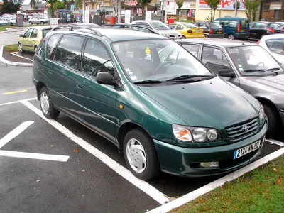 Toyota picnic verte | gueguette80 ... Définitivement non voyant | Flickr