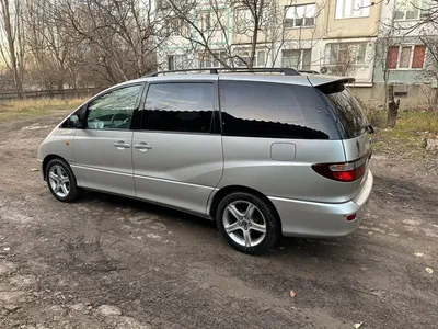 Toyota previa hi-res stock photography and images - Alamy