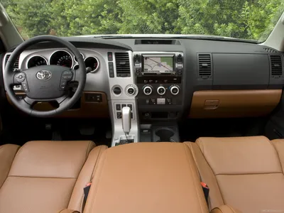 Нова Toyota Sequoia 2023: фото та усі характеристики