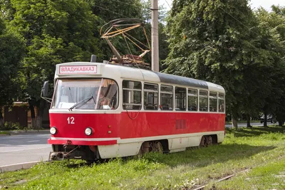 File:Трамвай Т4 на Иристонской улице.jpg - Wikimedia Commons