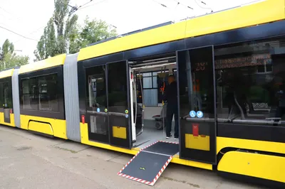 Виноваты автохамы: где киевские трамваи не могут проехать чаще всего - Киев  Vgorode.ua