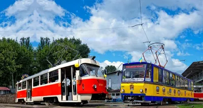 В Киеве появились три сверхсовременных скоростных трамвая из Польши - ХВИЛЯ