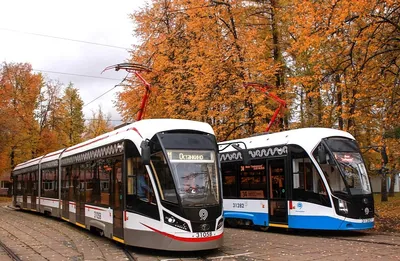 Трамваи в центре Москвы задерживаются из-за автомобиля на путях