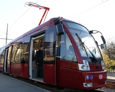 На улицах Москвы появился новогодний трамвай - Единый Транспортный Портал