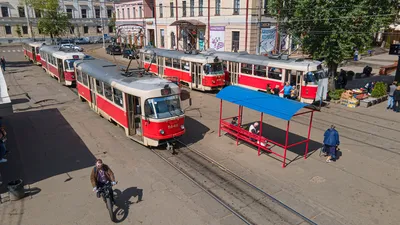 В Пуще-Водице трамвай-кафе сошел с рельсов (фото) — Центр транспортних  стратегій