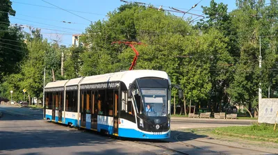 File:Интерьер трамвая \"Витязь-М\". Первая секция.jpg - Wikimedia Commons