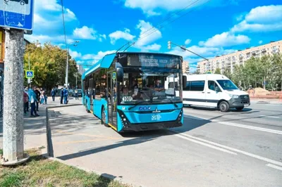 Группа Синара в честь 300-летия Екатеринбурга передала городу современный  троллейбус