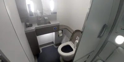 Туалет в самолёте | Все о путешествиях | Дзен