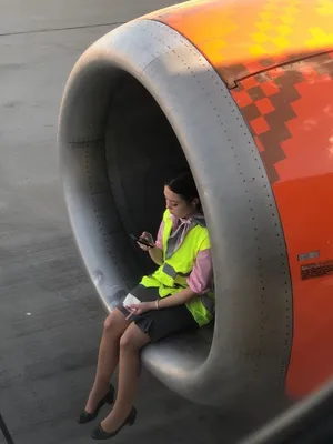 Для чего на турбинах самолета рисуют спирали?