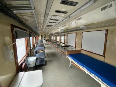 В Украине начал курсировать поезд мини-госпиталь (фото)