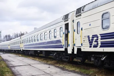 Украинские поезда прекращают ездить на Донбасс