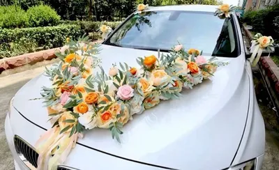 Оформление свадебного автомобиля цветами и тканью в Москве