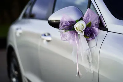 Красиво украшенные свадебные автомобили с интернет магазином Флорина.