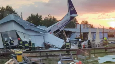В Польше самолет Cessna упал на ангар с людьми - AEX.RU