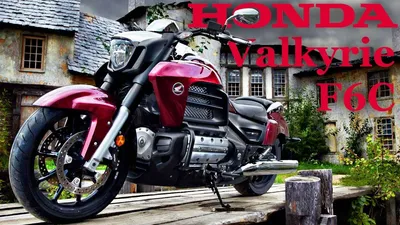 Улетная Валькирия: захватывающий снимок гоночного мотоцикла