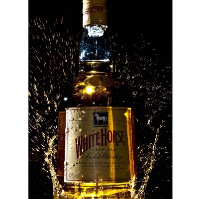 Виски \"White Horse\" (Russia), в подарочной коробке, 0.7 л — купить виски  \"Уайт Хорс\" (Россия), в подарочной упаковке, 700 мл – цена 1743 руб, отзывы  в Winestyle