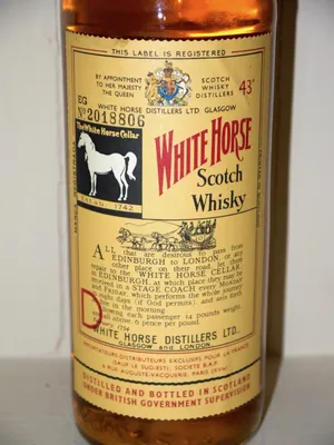 Виски White Horse купажированный 4,5 л Шотландия - купить с самовывозом в  СберМаркет