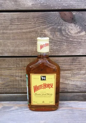 Виски White Horse - «Для компании идеален, но на подарок \"Белая Лошадь\" не  покатит» | отзывы