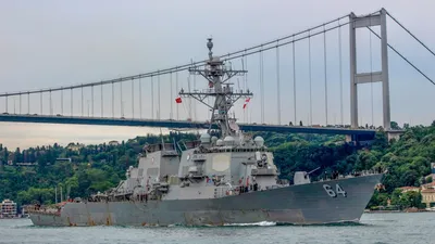 Военный корабль США зашел в порт Стамбула