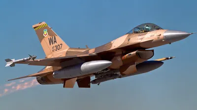 Военный самолет F-16 - обои для рабочего стола, картинки, фото