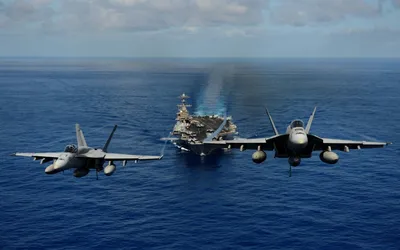 Военные самолеты и корабль в море - обои на рабочий стол