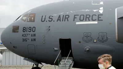 В аэропорту \"Манас\" замечен военный самолет США — фото - 11.12.2021,  Sputnik Кыргызстан