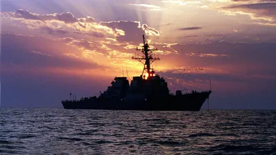 Военный корабль США атакован в Красном море - Vietnam.vn