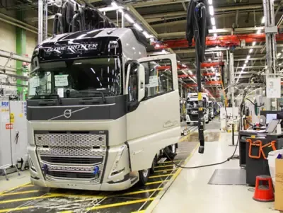 Volvo приостановила выпуск грузовиков в России из-за ситуации на Украине ::  Autonews