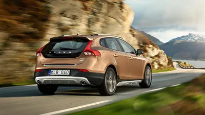 Volvo Doubles Its Electric-Car Range With The Entry-Level C40 Hatchback